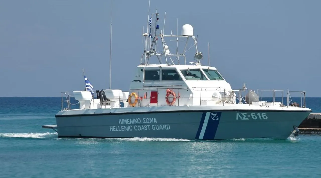 Καβάλα: Σκάφος προσάραξε στους Αμμόλοφους λόγω δυσμενών καιρικών συνθηκών – Συνελήφθη ο 48χρονος ιδιοκτήτης