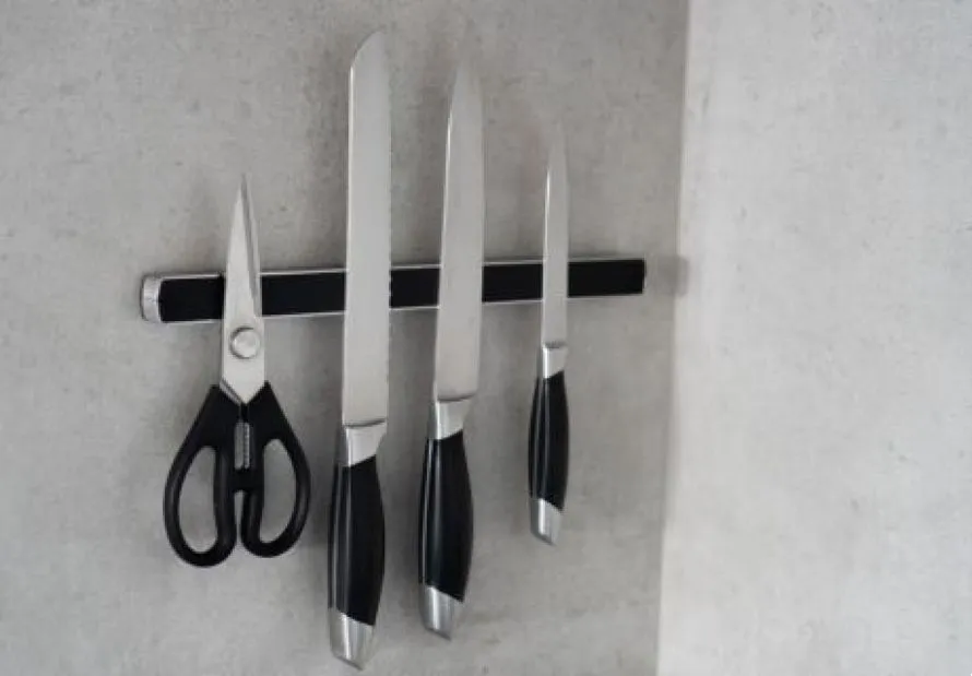 Μικρή κουζίνα, μεγάλες ιδέες: Έξυπνες λύσεις αποθήκευσης χωρίς ντουλάπια!