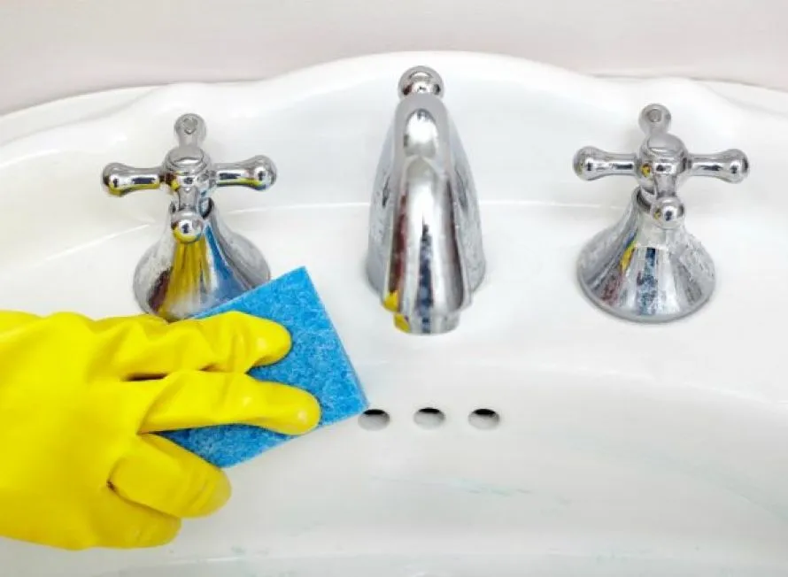 Καθαρίστε το μπάνιο σας σωστά: Οδηγός βήμα προς βήμα