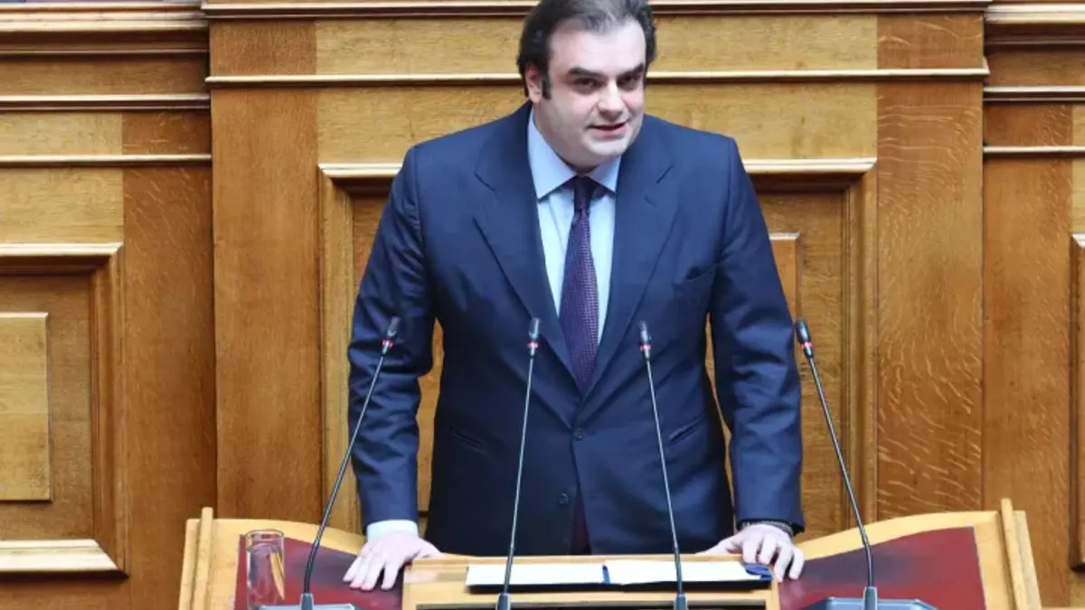 Κυρ. Πιερρακάκης κατά ΠΑΣΟΚ: Οι μύθοι για το ιδιωτικό χρέος και η αλήθεια των αριθμών