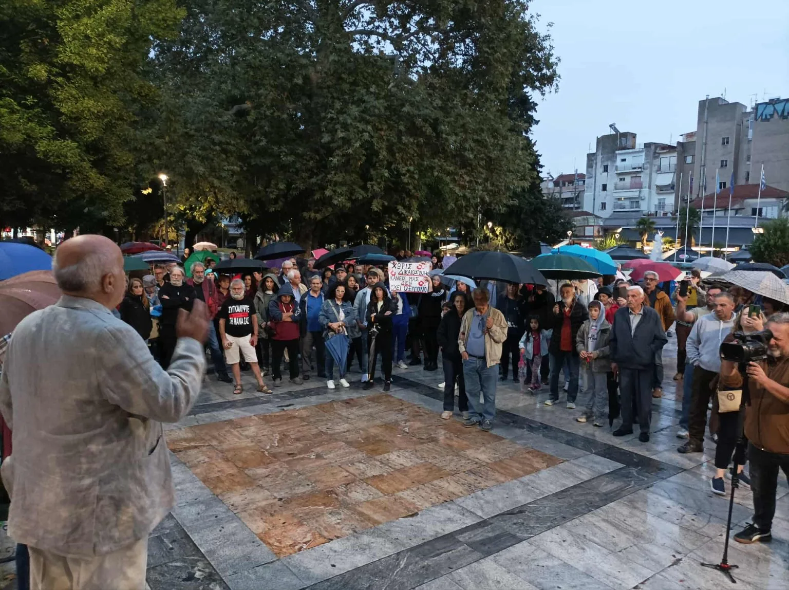 Σέρρες: Συγκέντρωση αλληλεγγύης στον απεργό πείνας Πάνο Ρούτσι - φωτο