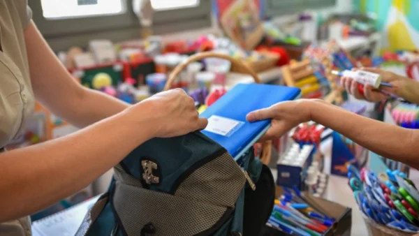 ΕΕΚΕ: Συμβουλές για την αγορά σχολικών ειδών - Τι να προσέξουμε