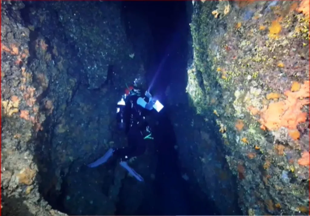 Tα θαλάσσια σπήλαια στο Αιγαίο