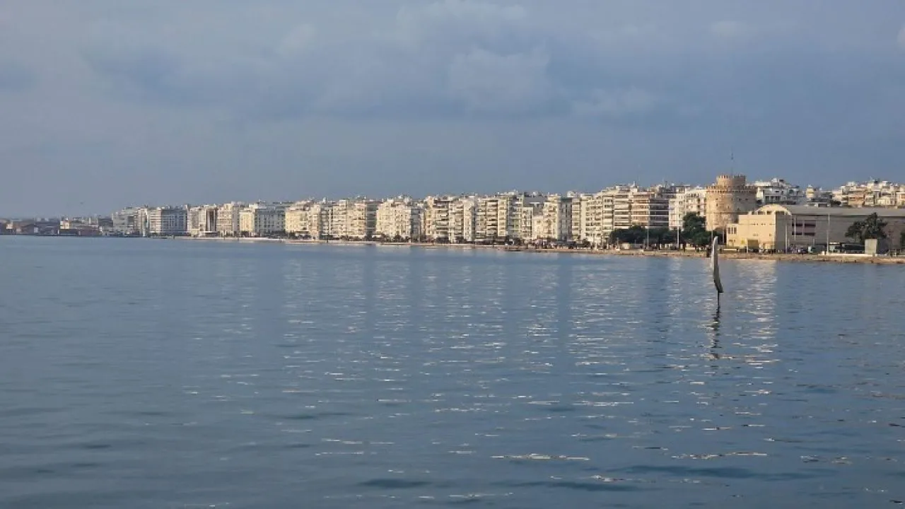 "Μαγνήτισαν" μεταλλικά απορρίμματα από τον βυθό του Θερμαϊκού