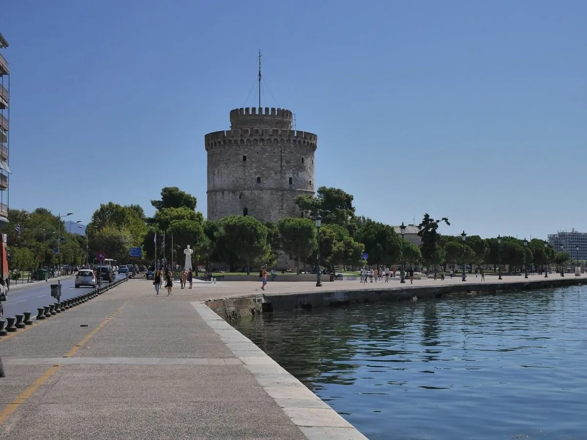 Ταυτοποιήθηκε η μία από τις δύο σορούς που εντοπίστηκαν στον Θερμαϊκό