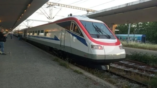 Hellenic Train: Ακινητοποιήθηκε αμαξοστοιχία στην Τιθορέα λόγω βλάβης στο σύστημα τηλεδιοίκησης - Αναχώρησε με καθυστέρηση 95 λεπτών