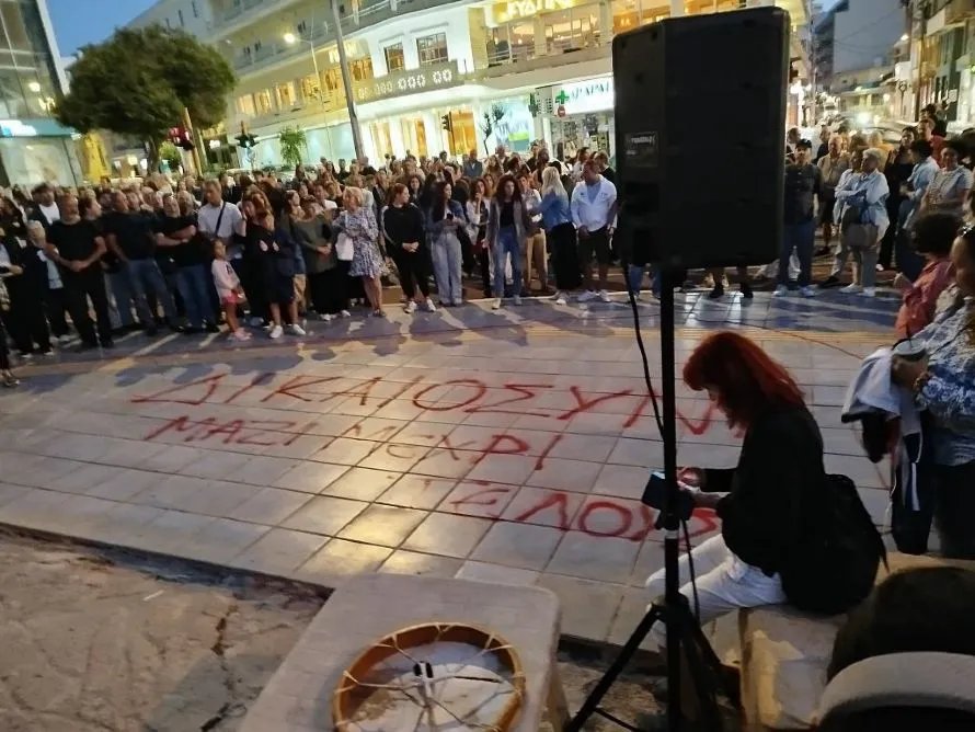 Χανιά: Πλήθος κόσμου στη συγκέντρωση αλληλεγγύης στον Πάνο Ρούτσι