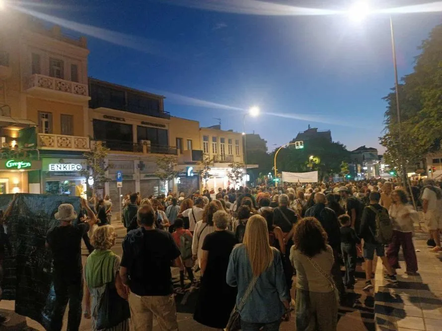 Χανιά: Πλήθος κόσμου στη συγκέντρωση αλληλεγγύης στον Πάνο Ρούτσι