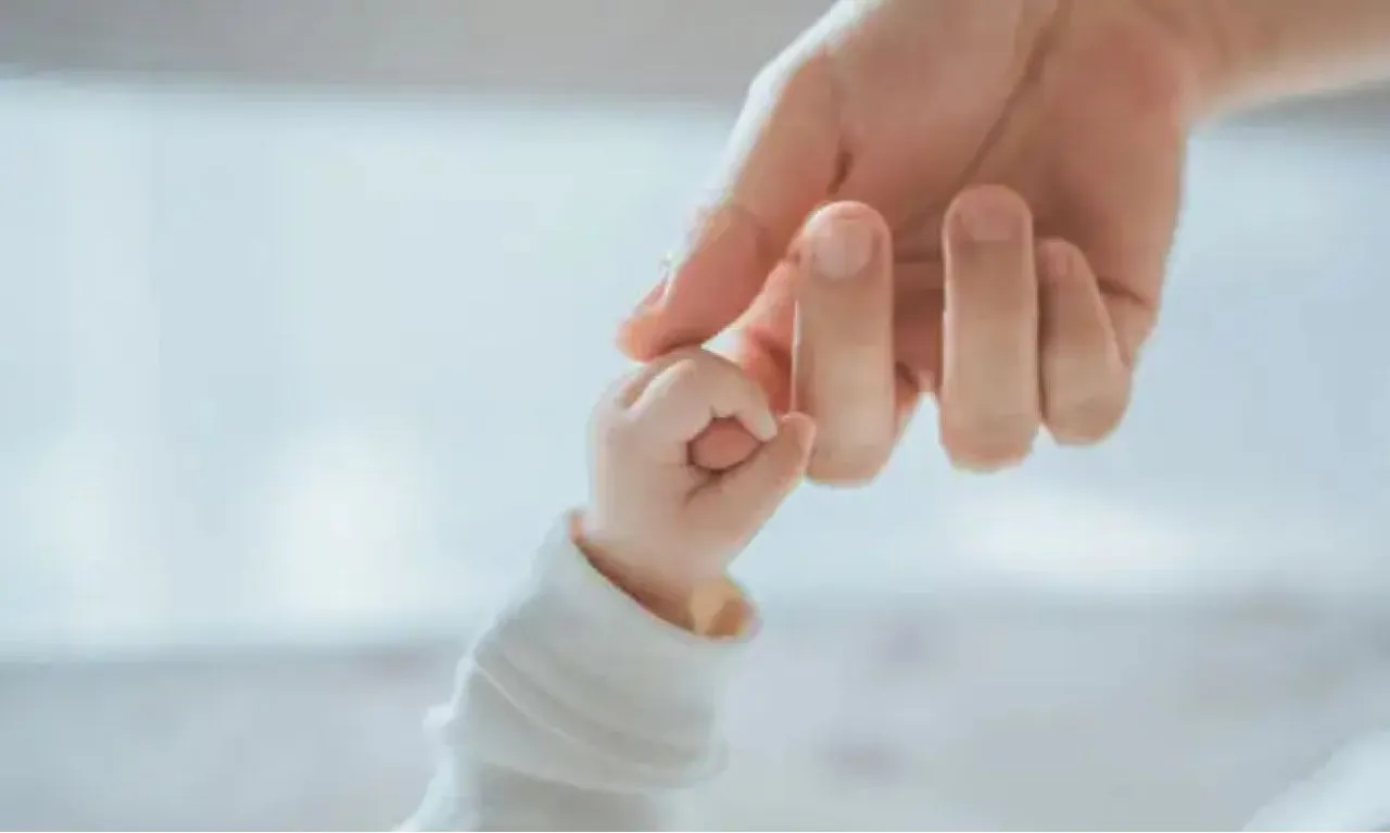 Οι γυναίκες διατρέχουν υψηλότερο κίνδυνο εμφάνισης δύο ψυχικών προβλημάτων τις εβδομάδες μετά τον τοκετό