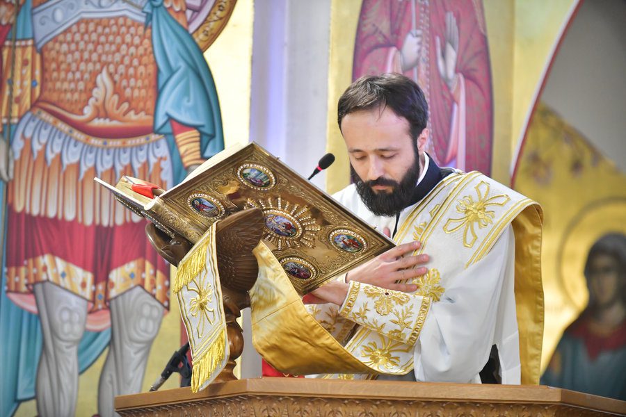 Χειροτονία νέου πρεσβυτέρου στην Εκκλησία των Σερρών