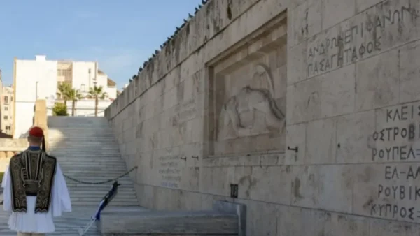 Ο Άγνωστος Στρατιώτης: Μνήμη, Σύμβολο και η διαχρονική ιστορία ενός εθνικού μνημείου