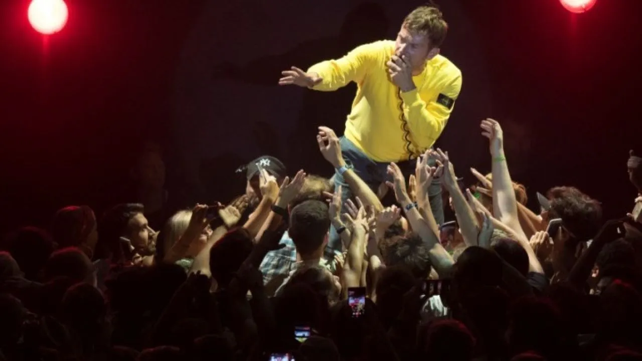 Ντέιμον Άλμπαρν: Οι Oasis έκαναν τη Britpop να μοιάζει με το μεγαλύτερο πράγμα στη Γη