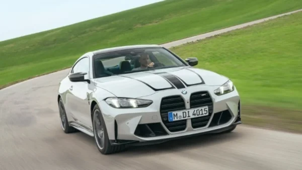 Η BMW μειώνει τις προβλέψεις για τα κέρδη του 2025 λόγω της επιβράδυνσης στην Κίνα και των δασμών των ΗΠΑ