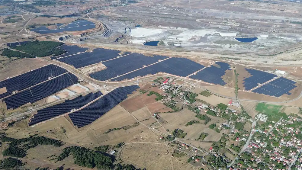 Όμιλος ΔΕΗ: Στο 90% η κατασκευή των φωτοβολταϊκών ισχύος 2,13 GW στη Δυτική Μακεδονία