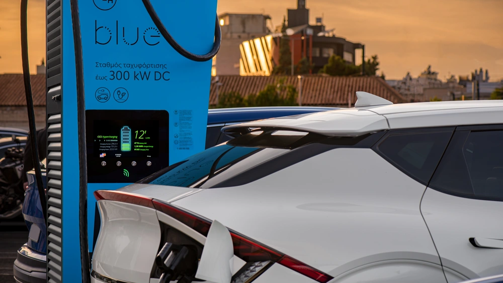 ΔΕΗ blue: Ξεπέρασε τα 3.000 σημεία φόρτισης στην Ελλάδα