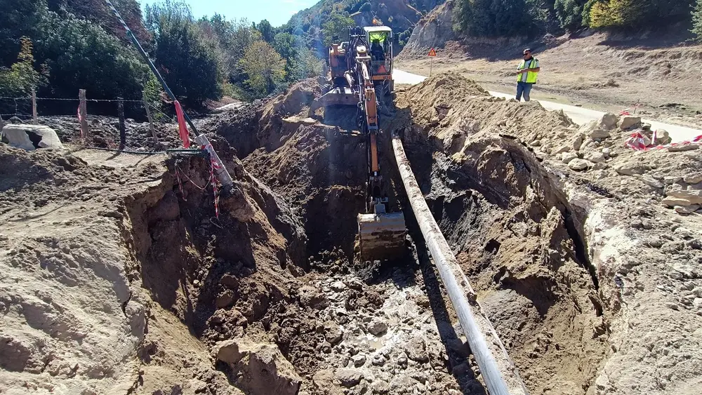 Μεγάλη βλάβη σε αγωγό νερού στην Επαρχιακή οδό Σερρών Ξηροτόπου - video