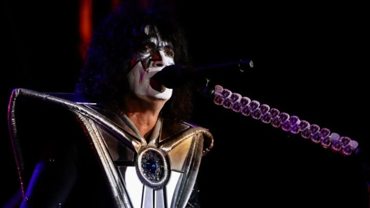 ΗΠΑ: Πέθανε ο κιθαρίστας των Kiss Έις Φρίλι στα 74 χρόνια του