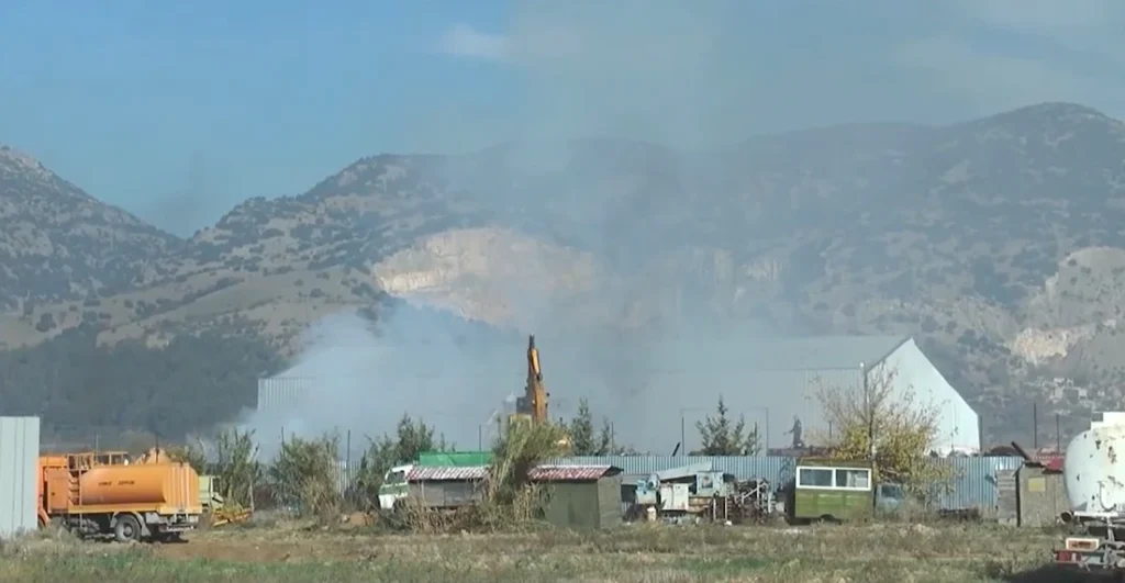 Σέρρες: Φωτιά σε εργοστάσιο πέλλετ έξω από το Νέο Σούλι - video