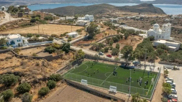 Με τη στήριξη της Invel Real Estate και της PRODEA Investments, ένα νέο γήπεδο ποδοσφαίρου στην Τρυπητή Μήλου