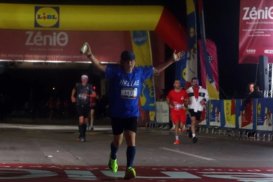 Θεσσαλονίκη: 10.000 δρομείς από πέντε ηπείρους στον 13ο νυχτερινό ημιμαραθώνιο