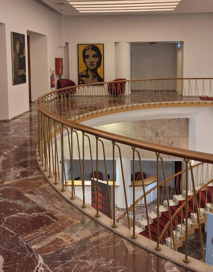 Στην Λυρική σκηνή έργο του διακεκριμένου καλλιτέχνη Μάνου Ιωαννίδη