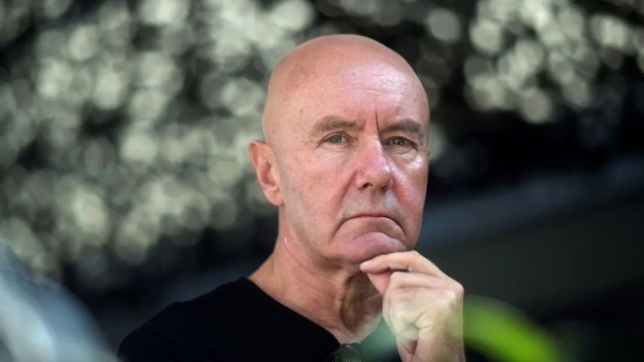 Ο Ίρβιν Γουέλς θεωρεί ότι «γινόμαστε σκλάβοι της τεχνολογίας»