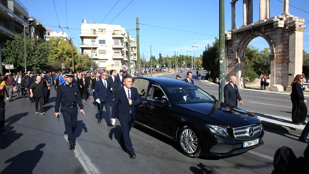 Η Ελλάδα αποχαιρέτησε τον Διονύση Σαββόπουλο με τη «Συννεφούλα»