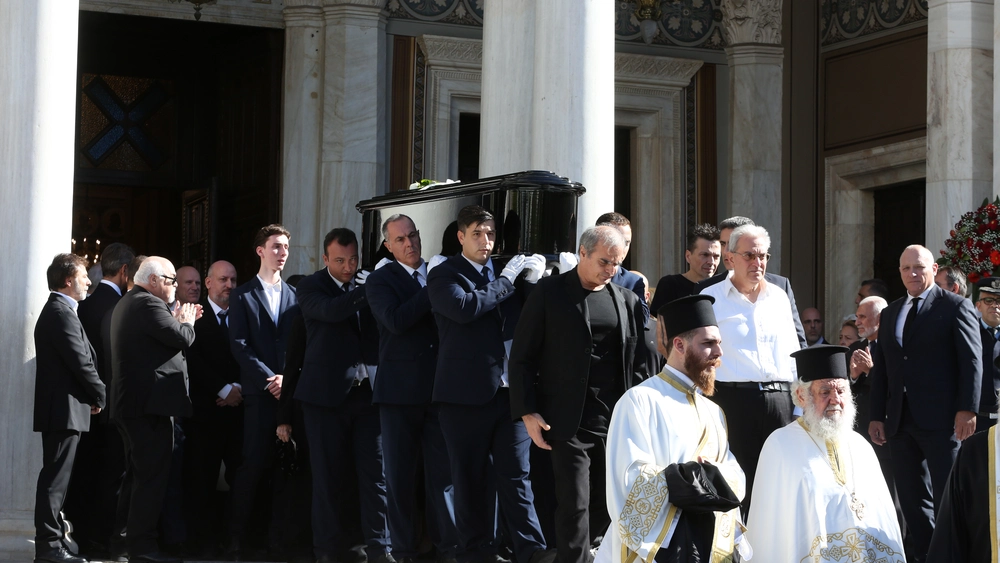 Η Ελλάδα αποχαιρέτησε τον Διονύση Σαββόπουλο με τη «Συννεφούλα»