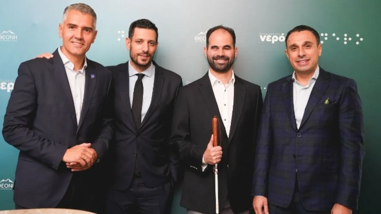 «Θεόνη»: Δωρεά 20 ηχητικών φαναριών σε κεντρικούς κόμβους της Αθήνας