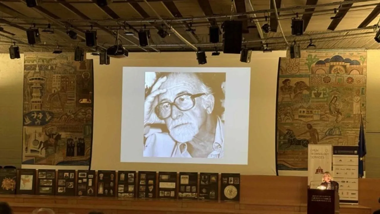 Το ΑΠΘ τίμησε τον Μανόλη Ανδρόνικο - Μια βραδιά μνήμης για τον αρχαιολόγο, τον δάσκαλο, τον άνθρωπο