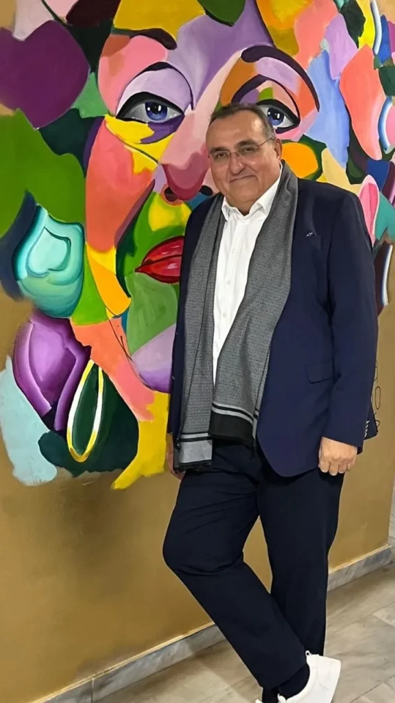 Μάνος Ιωαννίδης: Ο αγαπημένος ζωγράφος των designers στη Hotel Experience 2025