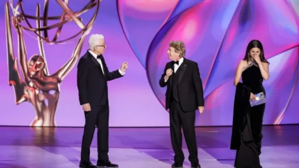 Η σειρά «Only Murders in the Building» ανανεώνεται για 6η σεζόν και μετακομίζει στο Λονδίνο