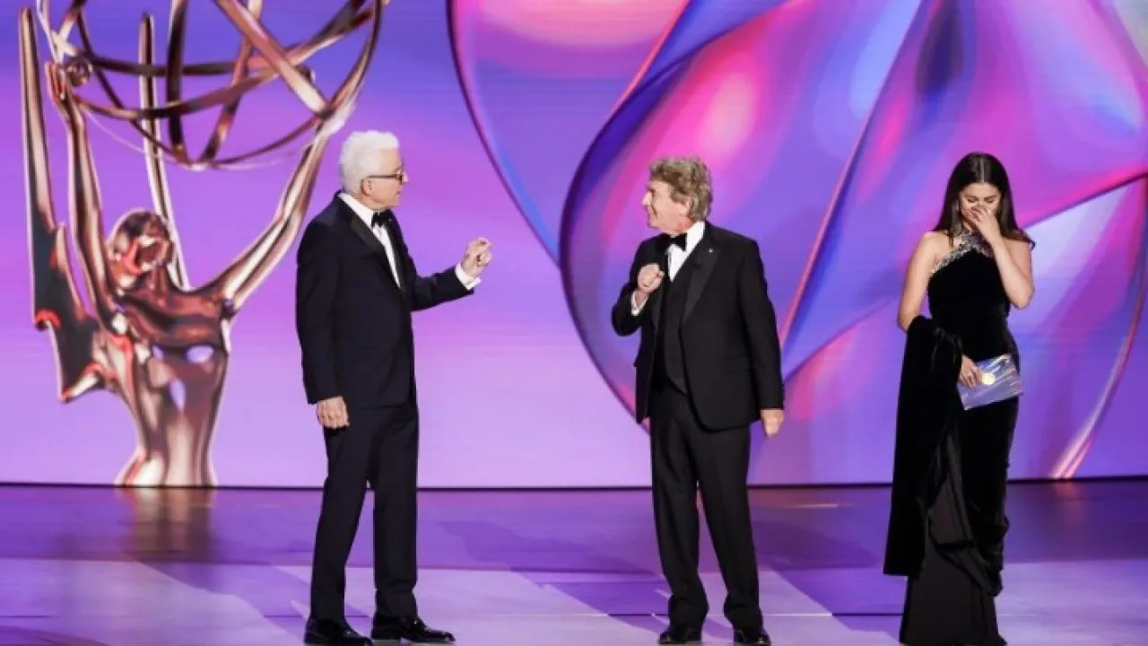 Η σειρά «Only Murders in the Building» ανανεώνεται για 6η σεζόν και μετακομίζει στο Λονδίνο