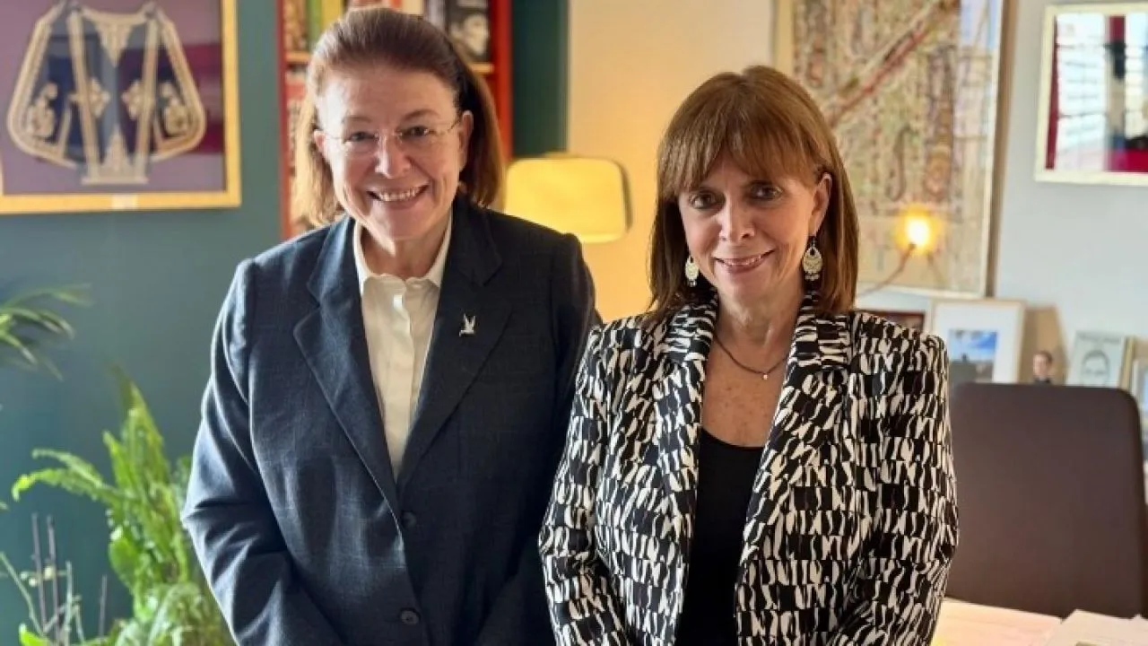 ΥΠΠΟ: Η τέως ΠτΔ Κατ. Σακελλαροπούλου αποδέχτηκε την πρόταση της Λ. Μενδώνη να αναλάβει πρόεδρος του ΔΣ του Ελληνικού Φεστιβάλ