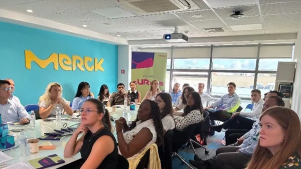 «FutURe» roundtable: Η Merck Ελλάδας βάζει στο μικροσκόπιο τις απόψεις και τους προβληματισμούς της Γενιάς Z