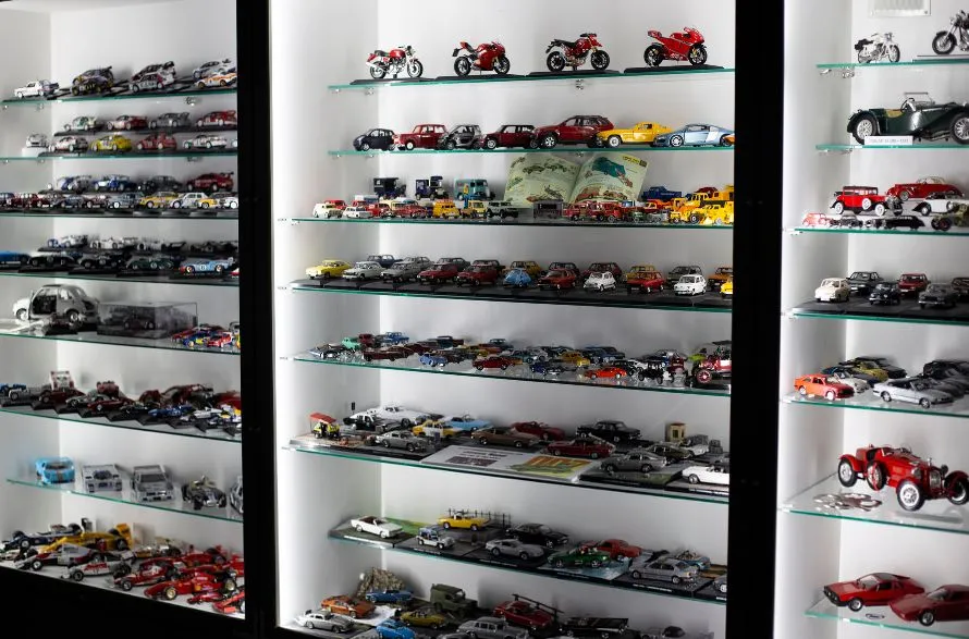 Νέα συλλογή από 600 μινιατούρες αυτοκινήτων στο ΝΟΗΣΙΣ