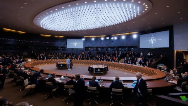 ΝΑΤΟ: Οι υπουργοί Άμυνας της Συμμαχίας συνεδριάζουν με στόχο να ενισχύσουν την απάντησή τους μετά τις διεισδύσεις ρωσικών drones στον εναέριο χώρο της