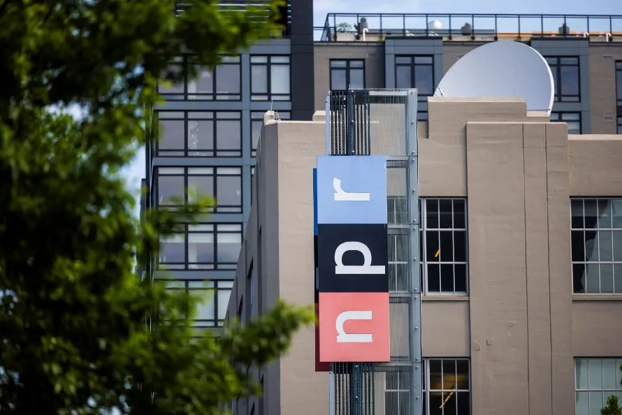 Πίνακες του Μπομπ Ρος πωλούνται σε δημοπρασία για τη χρηματοδότηση των PBS και NPR