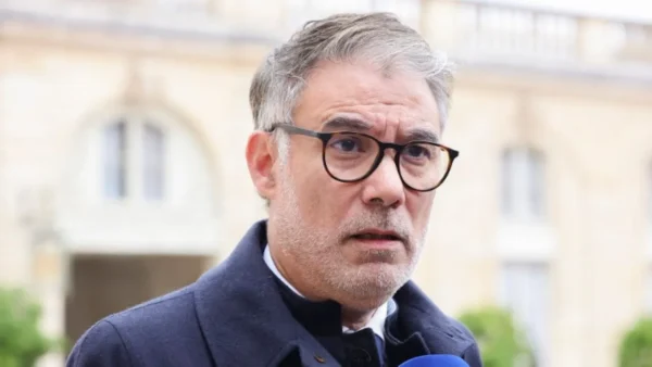 Ο ηγέτης των Σοσιαλιστών, Ο.Φορ στη Γαλλία δήλωσε ότι το κόμμα θα προτείνει έναν φόρο Ζουκμάν στον πλούτο