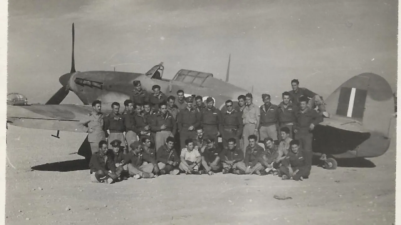 Όταν οι Έλληνες αεροπόροι σφυροκοπούσαν το Ιταλικό Στρατηγείο στο Ελ Αλαμέιν – Η μαρτυρία του πτεράρχου Γ. Πλειώνη