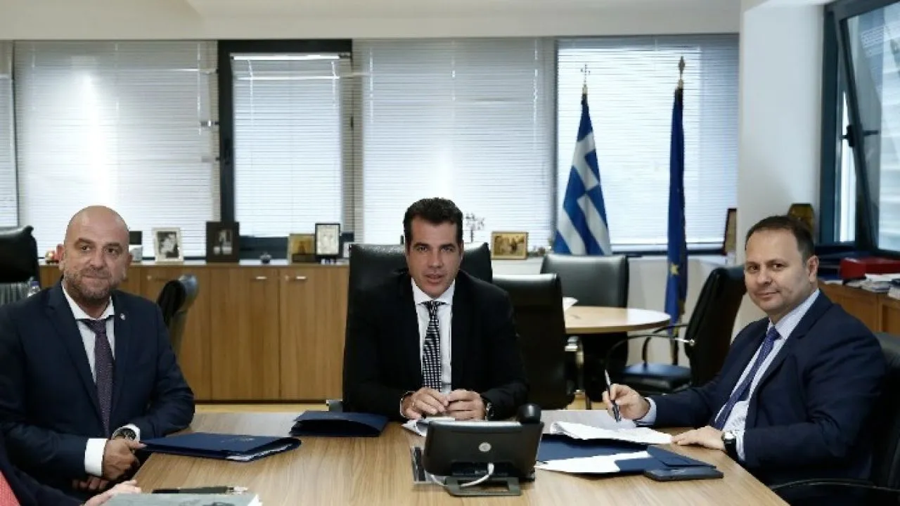Υπογραφή συμφωνίας υπουργείου Μετανάστευσης με Υπερταμείο: Στόχος η μείωση δαπανών και ο δραστικός περιορισμός επιδομάτων
