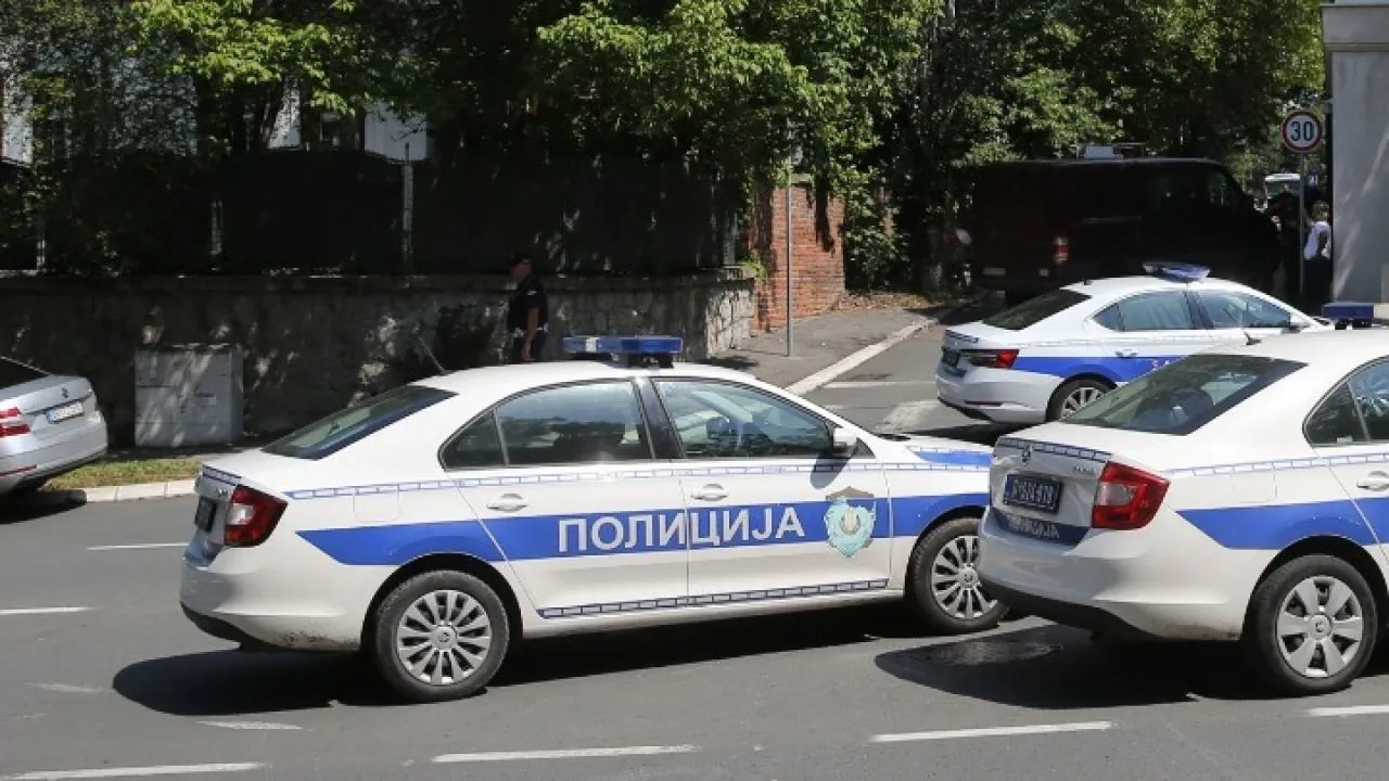 Ένας τραυματίας από πυροβολισμούς έξω από την σερβική βουλή