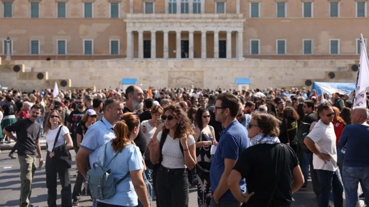 Σε απεργιακό κλοιό η χώρα - Πώς θα κινηθούν τα ΜΜΜ