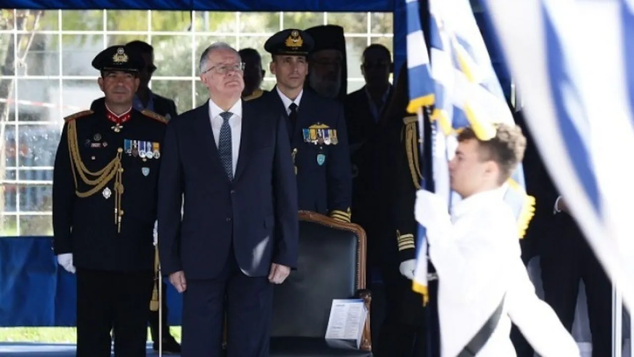 Στρατιωτική παρέλαση: Συνομιλία μέσω ασυρμάτου του Κων. Τασούλα με βετεράνο πιλότο την ώρα της αεροπορικής επίδειξης