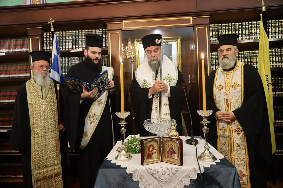 Σερρών Θεολόγος:  Αγιασμός των Σχολών του «Μαξιμείου Πνευματικού Κέντρου»