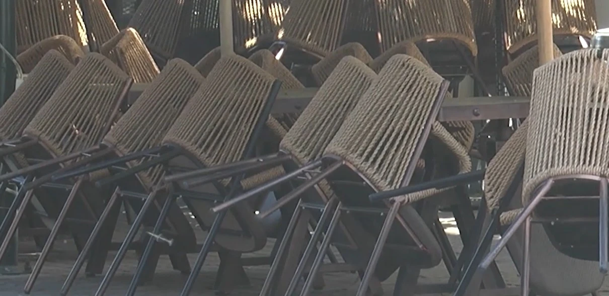 Τραπεζοκαθίσματα: "Παλιά κανονιστική, νέες ανάγκες" - Έρχονται αλλαγές, τι ειπώθηκε στο δημοτικό συμβούλιο - video