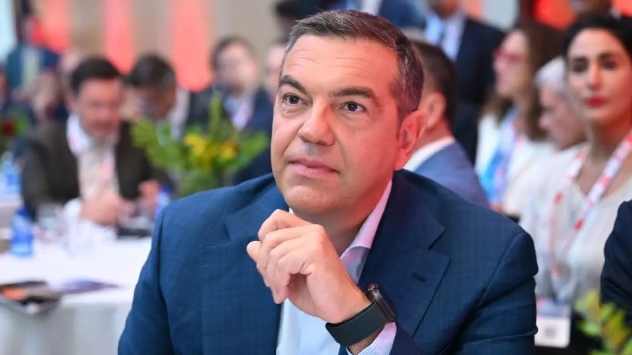 Αλ. Τσίπρας: Κανείς δεν δικαιούται να μετατρέπει τον Άγνωστο Στρατιώτη σε μνημείο καταστολής και αντισυνταγματικών απαγορεύσεων