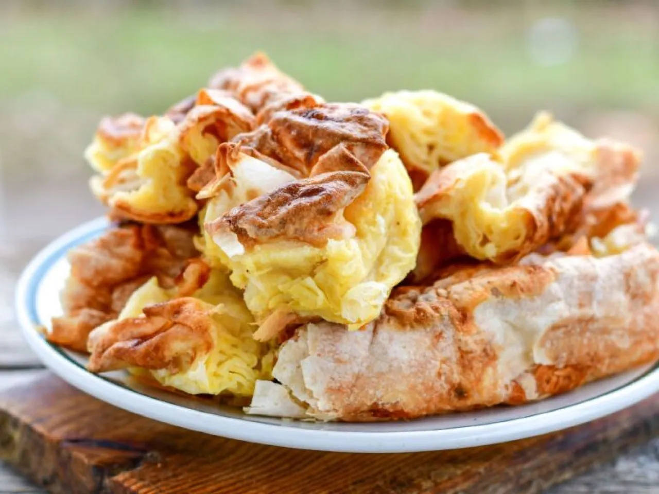 Τυρόπιτα ρολό-σαλίγκαρος με σπιτικό φύλλο