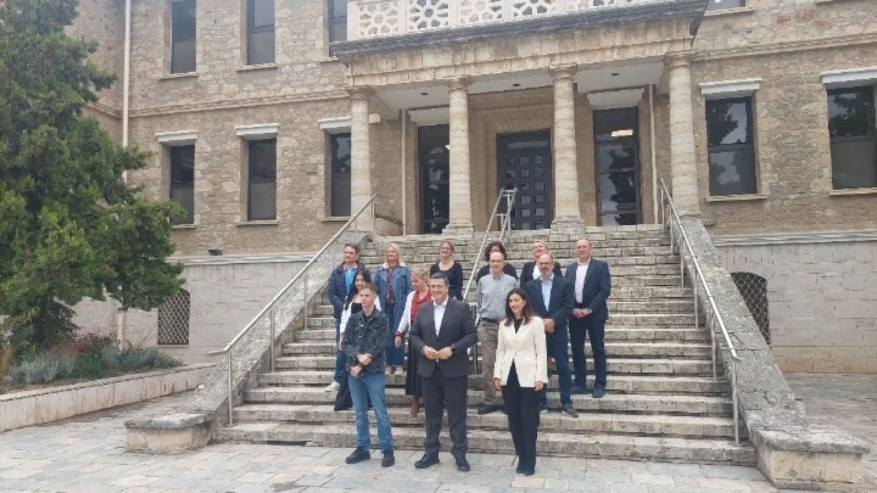 Την Αμερικανική Γεωργική Σχολή επισκέφθηκε ο Ευρωπαίος Επίτροπος Απόστολος Τζιτζικώστας