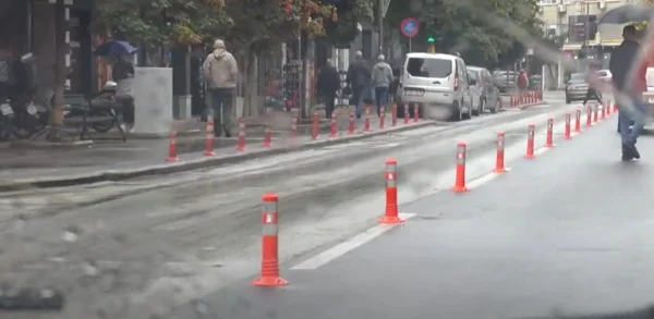 Σέρρες: Επέστρεψαν οι πλαστικοί οριοδείκτες στην οδό Βασιλέως Βασιλείου - video